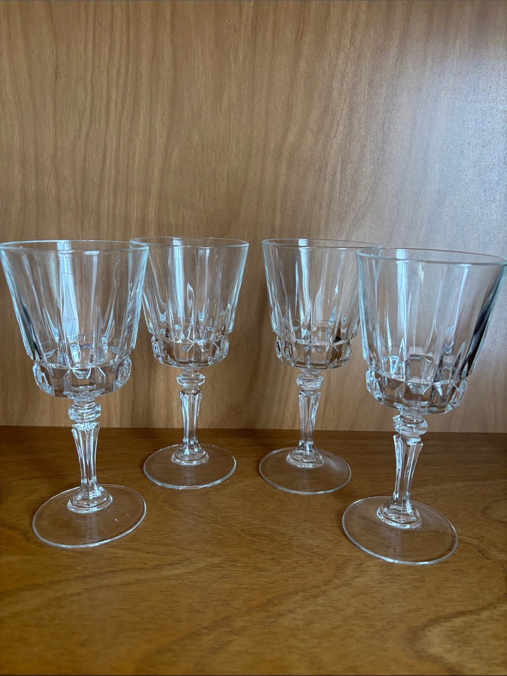 Cristal d’Arques Crystal Wine Glasses (Set of 4) Chantelle pattern